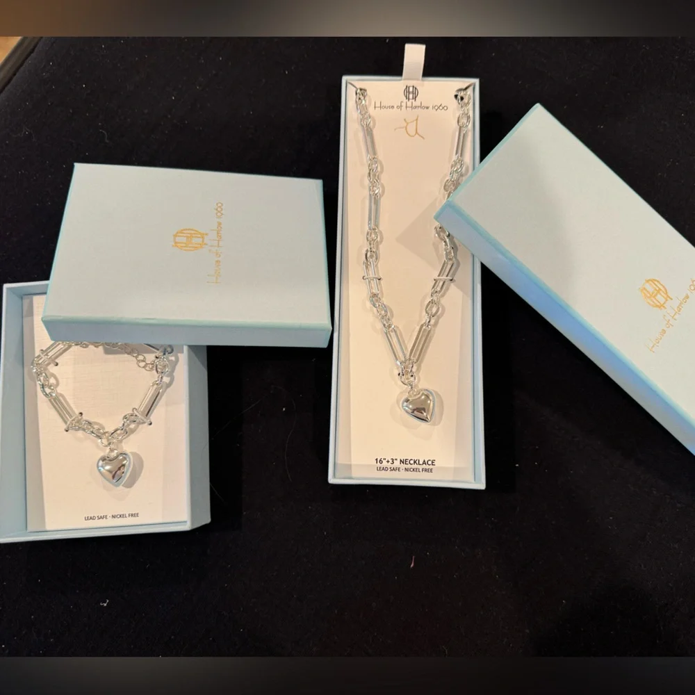 Silver Heart Pendant bracelet-get in on the trend🔥 I have matching necklace too!